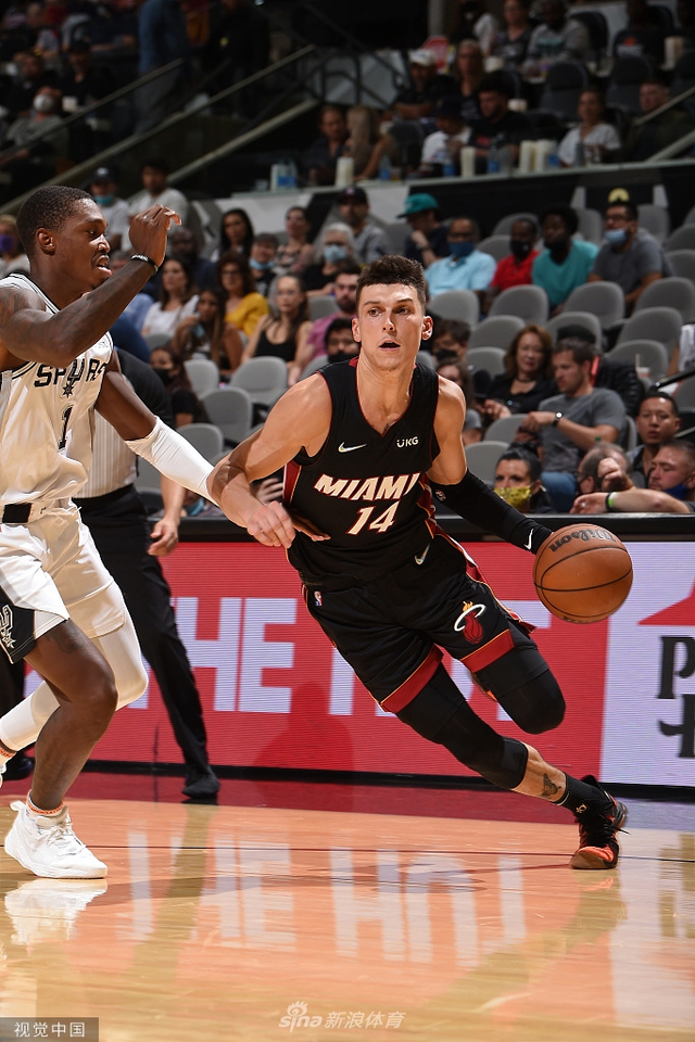 她便每年都 她便每年都